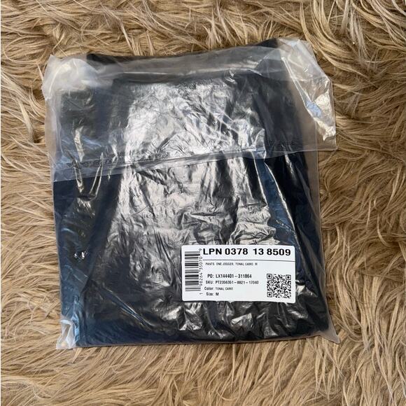 New Fabletics The One Jogger Women's Tonal Camo size M - Picture 11 of 12